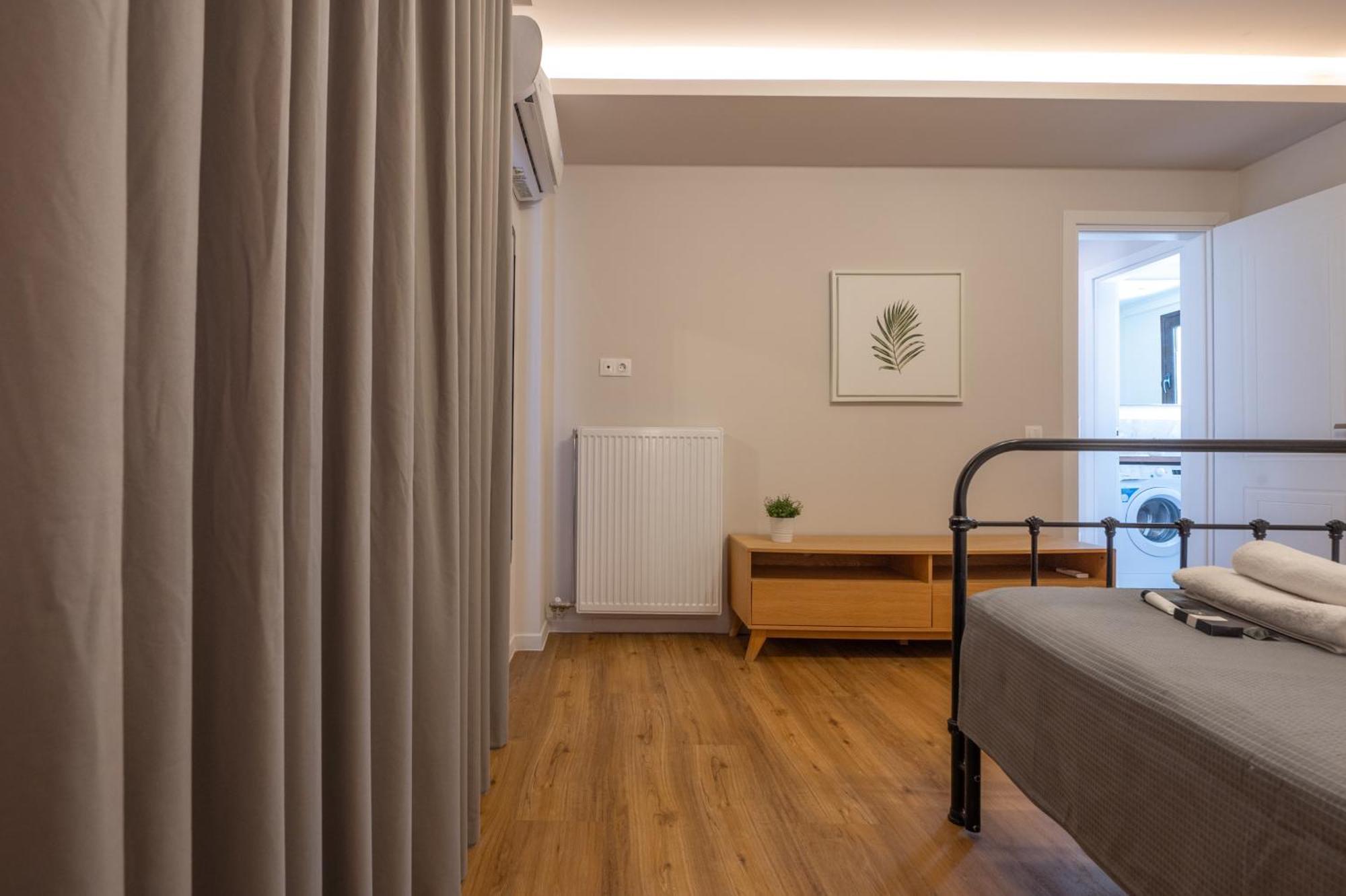 Live Life Plaka Apartment Athen Eksteriør billede
