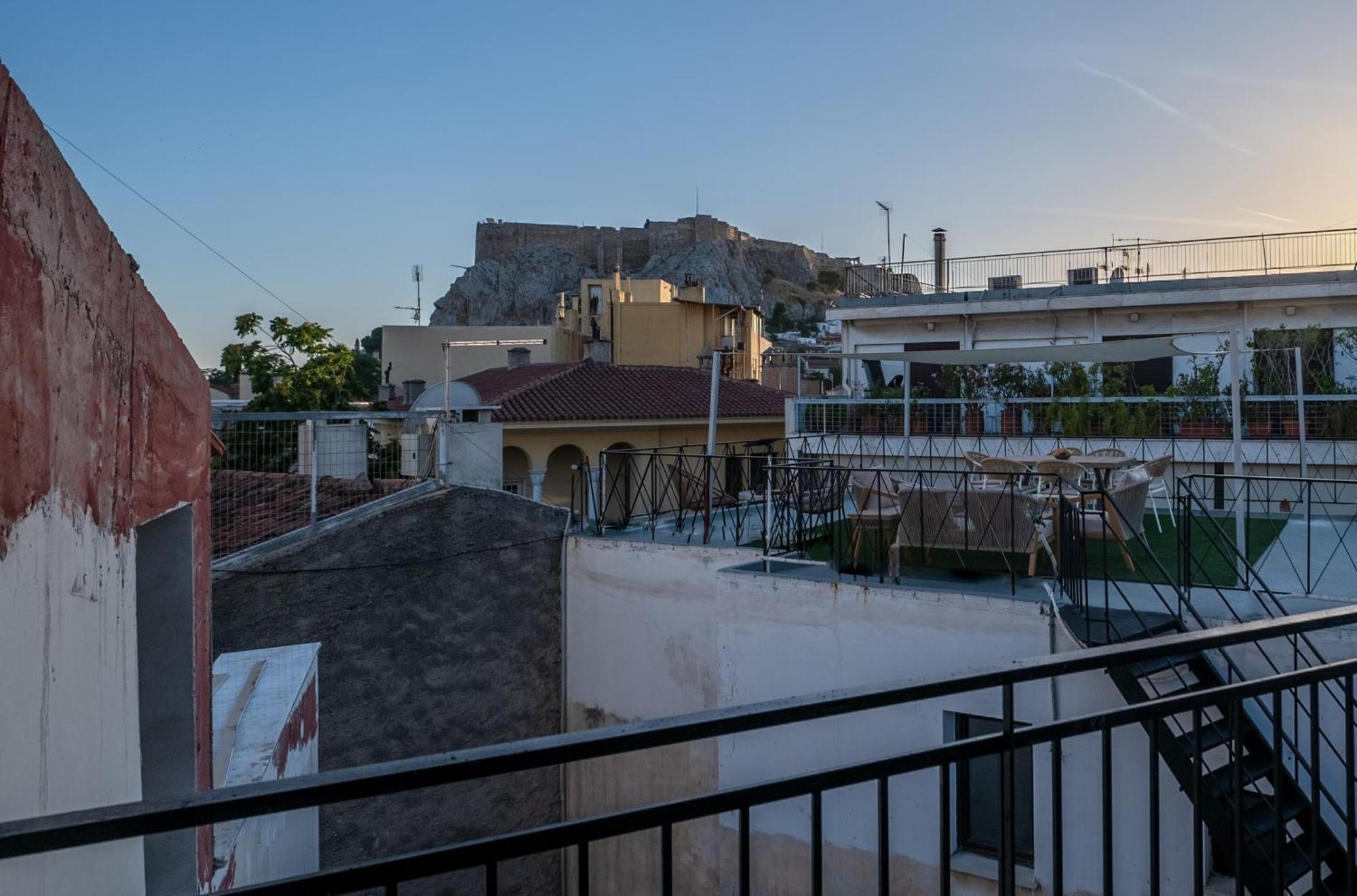 Live Life Plaka Apartment Athen Eksteriør billede